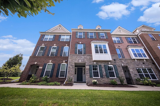 Building Photo - 2856 Ridington Rd