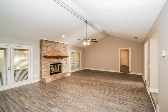 Photo - 3146 Chapelwood Ln