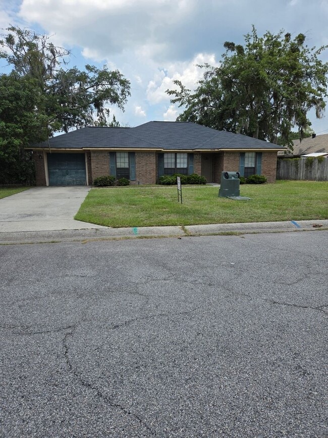 Photo - 3 Bedroom 2 bath fenced back yard in a quiet neighborhood!!