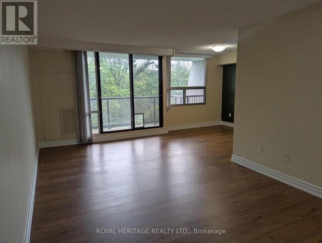Photo - 92 Church St S Unit 311