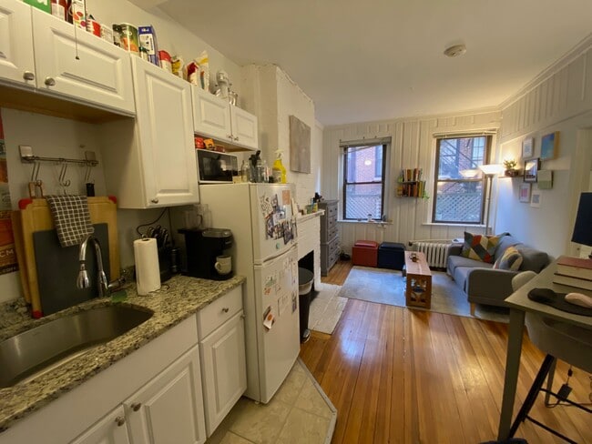 Building Photo - 63 Myrtle St Unit 6