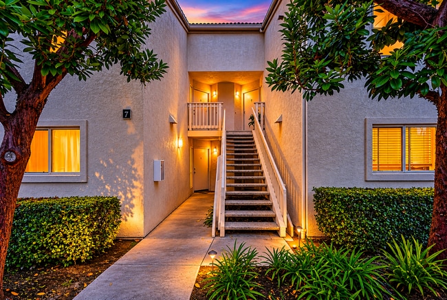 Building Photo - Gated Lake Forest Condo | Pool, Spa, Washer/Dryer & 3 Parking Spaces Unit 7F