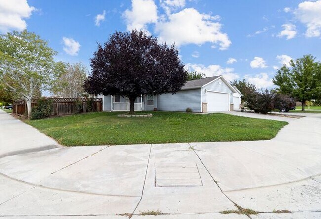 Photo - Wonderful 3 Bedroom Home with New Flooring and Paint