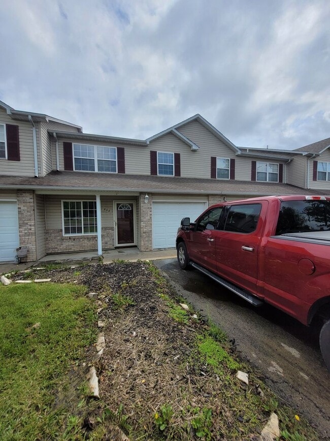 Photo - 404 Shade Tree Ln Unit 1