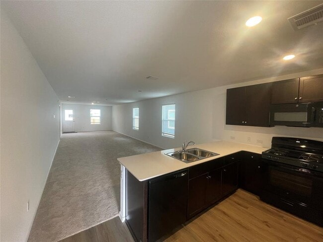 Photo - 147 Gabbro Gdns