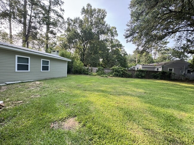 Photo - 135 Rosewood Dr