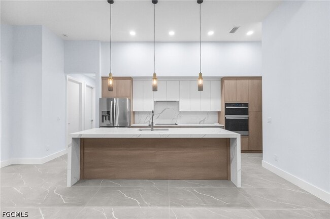 Photo - 142 SW 33rd Pl