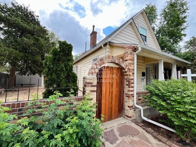 Building Photo - 4032 Lipan St