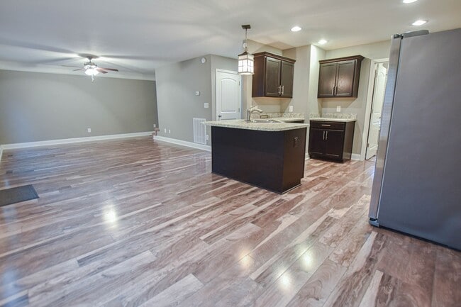 Photo - Pet Friendly Three Bedroom!