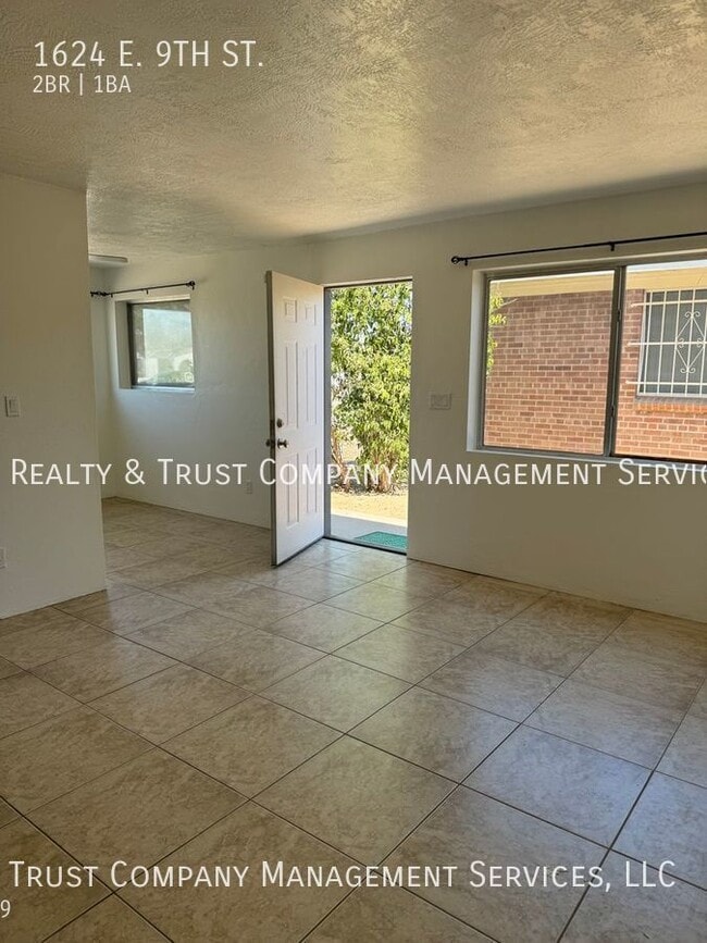 Photo - 1624 E 9th St