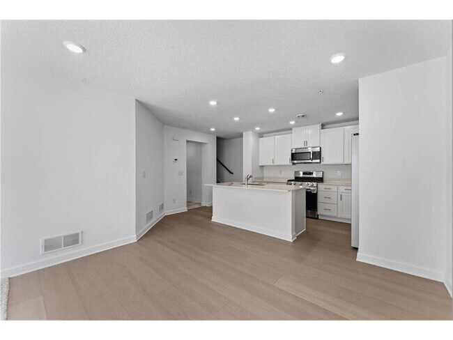 Photo - 15011 Adare Way