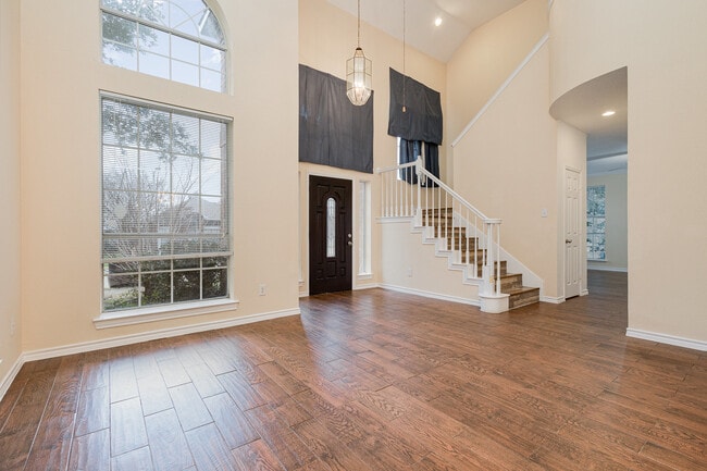 Photo - 704 White Oak St