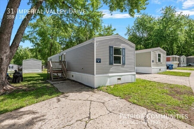 Building Photo - 31 Imperial Valley Dr
