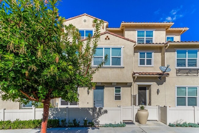 Photo - Beautiful 4 Bed 3.5 Bath Home in Great Sch...