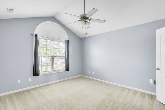 Photo - Follow the Yellow brick Road to 4906