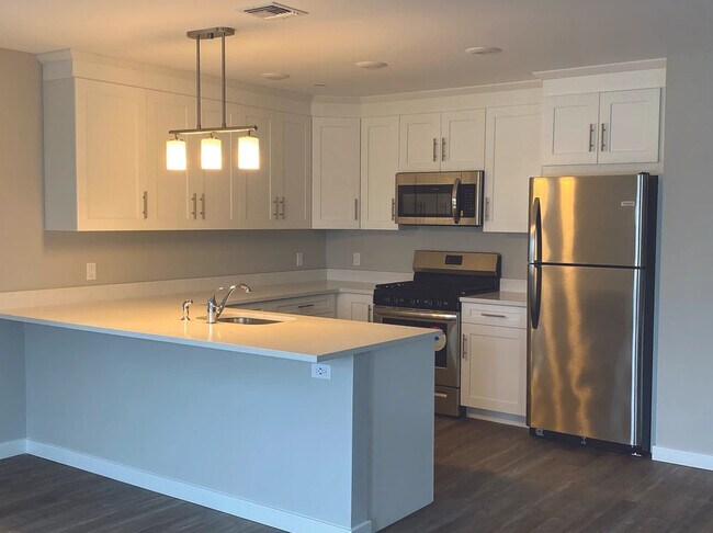 Photo - Eastview Knolls