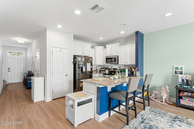 Building Photo - 7470 Shadow Lake Dr