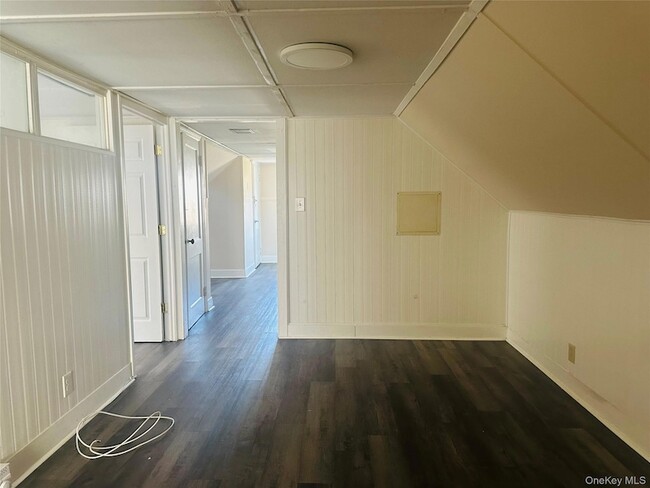 Building Photo - 18 Taylor Ave Unit 3