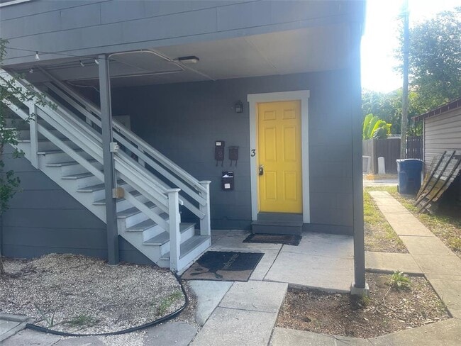 Building Photo - 819 6th St N Unit 3 Rental