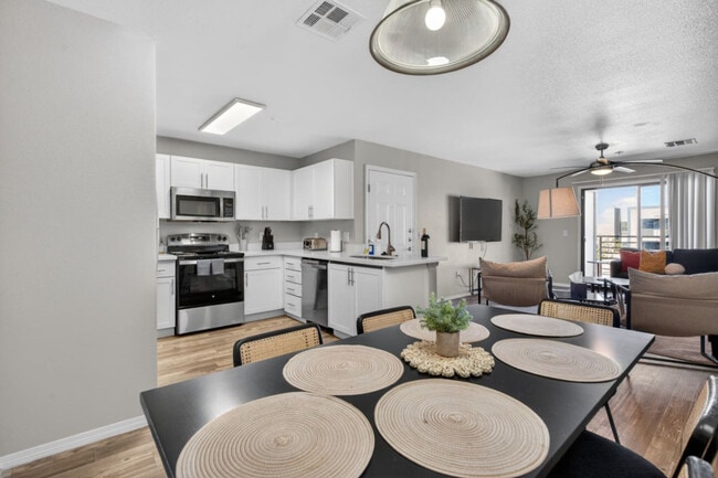 Photo - 15164 N 140th Dr Unidad ID1369407P