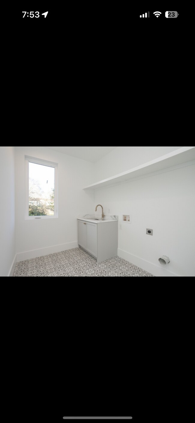 Photo - 113 McCall St