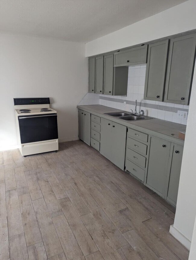 Photo - COMING SOON! 2 Bedroom, 1 Bathroom Duplex!