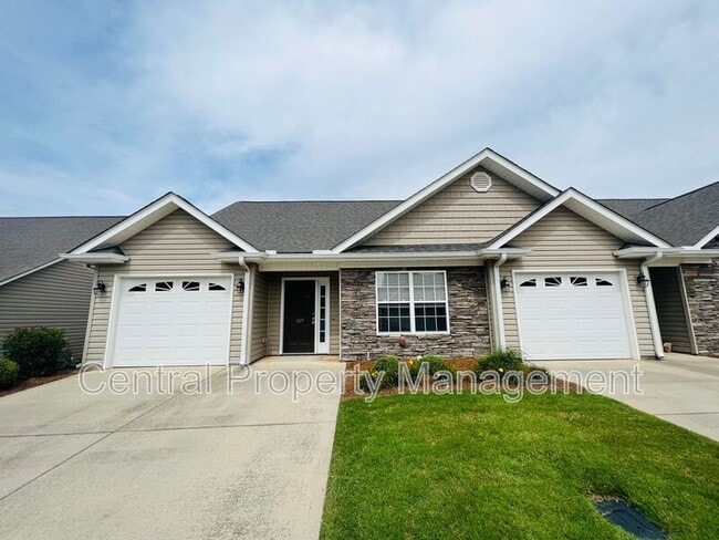 Photo - 107 Shalom Dr House