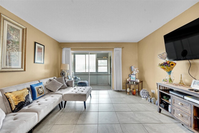 Photo - 2769 Ashley Dr W Unit F