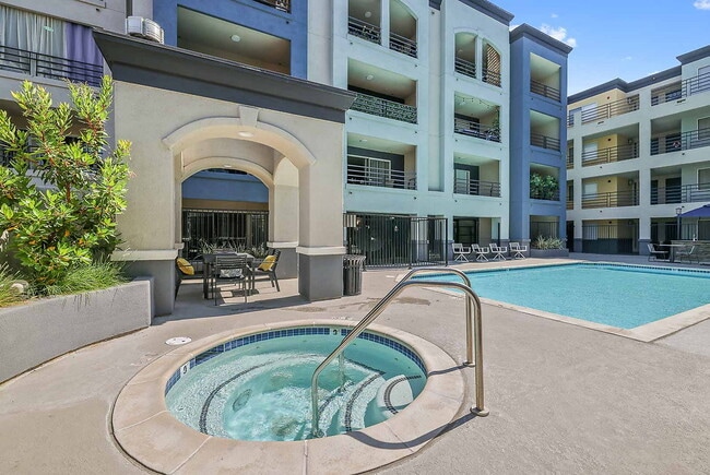 Photo - Wilshire Promenade