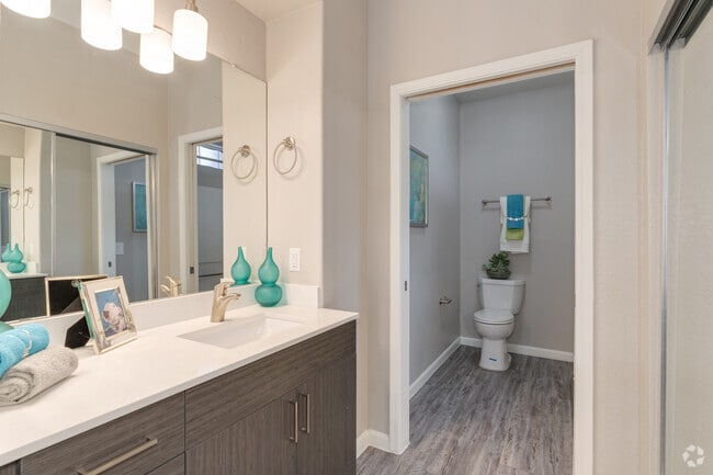 2BR, 2BA - 960SF - Sonoma Ridge Apartments