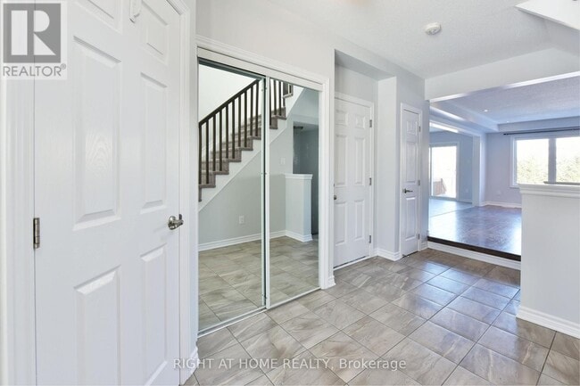 Photo - 598 Malahat Way