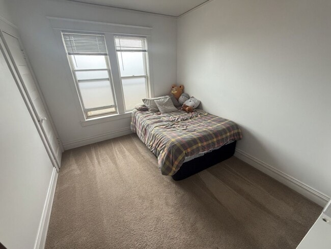 Photo - Duluth MN 5- Bedroom - 2-Bath - 1 - Car Single Family Home
