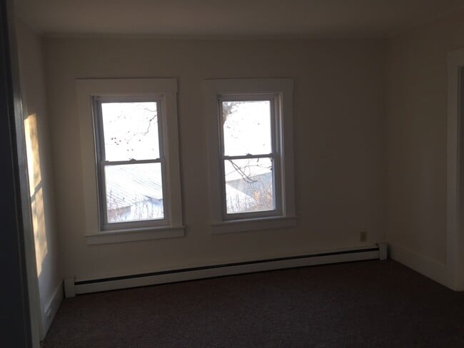 Photo - 158 S Main St