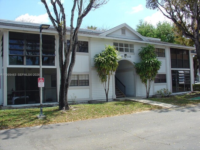 Building Photo - 19025 NW 62nd Ave Unit 202