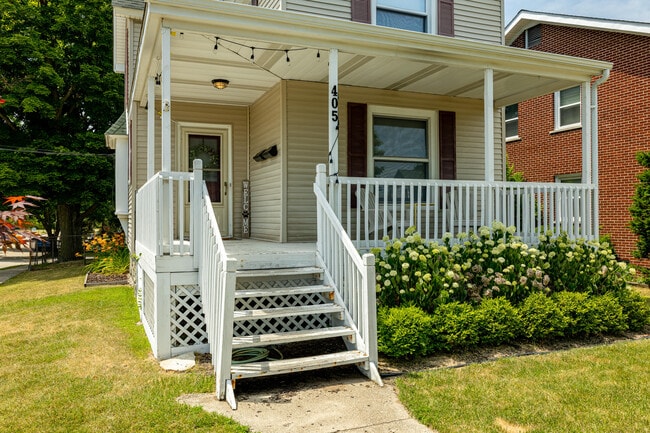 Photo - 405 Starkweather St Unit 1