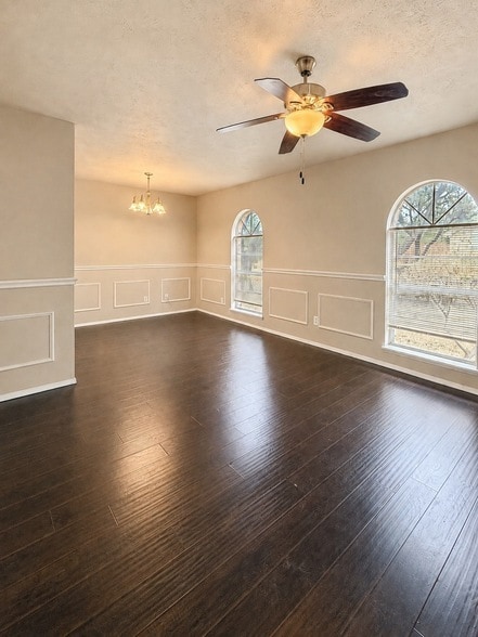 Photo - 2937 Emberwood Dr