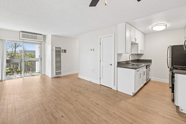 Photo - Oak Park Apartments