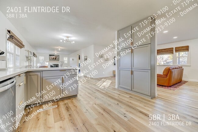 2401 Flintridge Dr