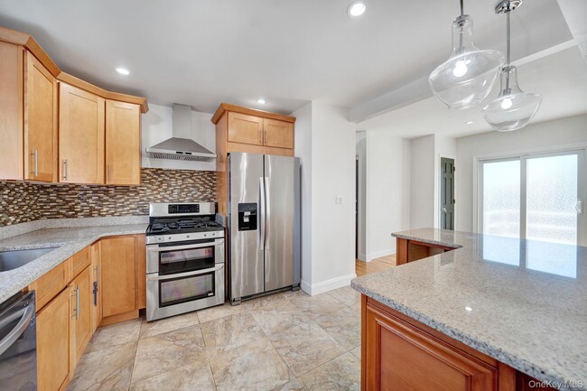 Photo - 1435 E 80th St