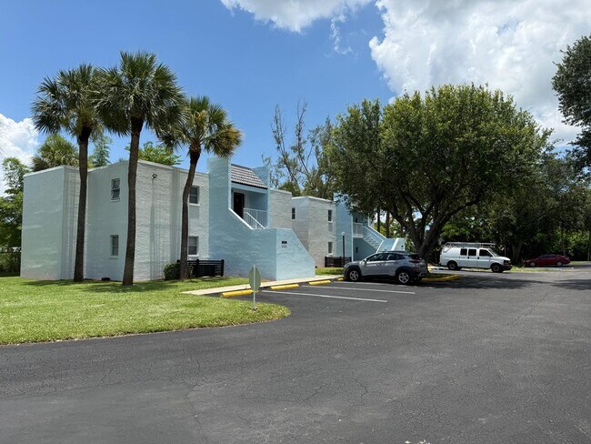 Photo - Peppertree Apartments