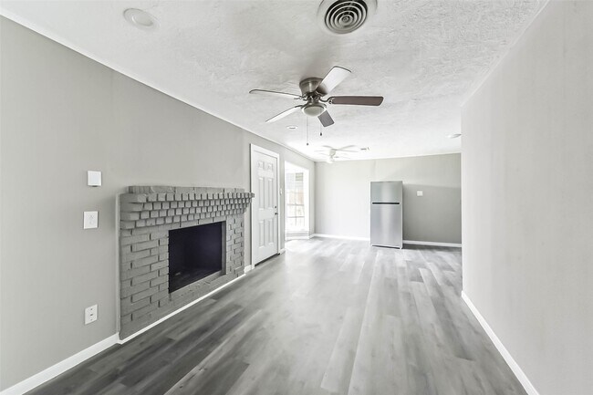 Photo - 14249 Brownsville St