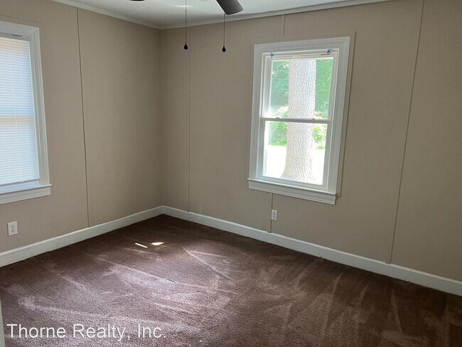 2 br, 1 bath House - 1024 Burt Street