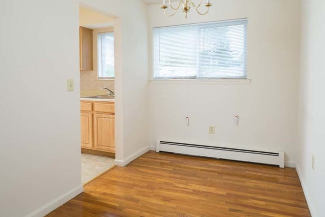 Photo - Redstone Gardens