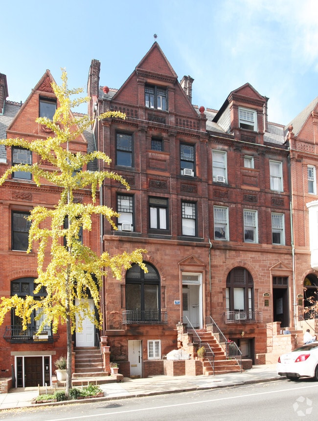 Building Photo - 1018 N Calvert St Rental