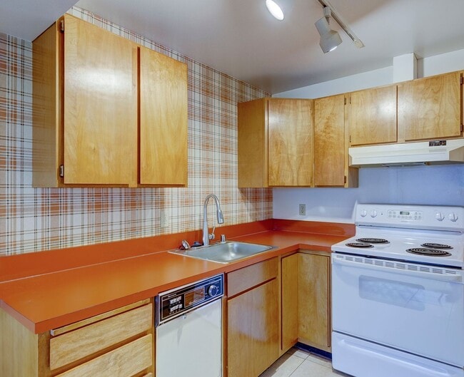 Photo - 1018-2371 Strawberry Lane Unit 2371 Strawberry Lane - B