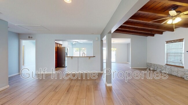 Photo - 406 47th St NW