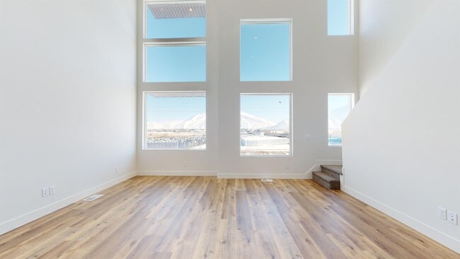 Photo - 547 W 1810 N