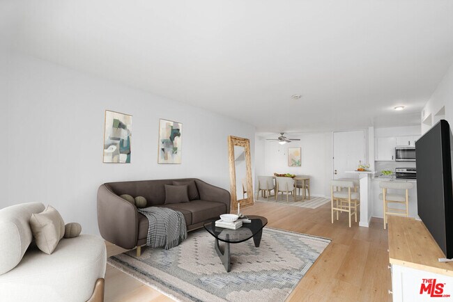 1321 Raintree Cir  