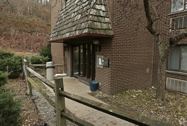 Della Plaza - Della Plaza