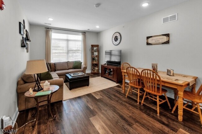 Photo - 310 Centennial Ave Unidad 206